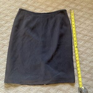 Tahari Gray pencil skirt skirt, size 8